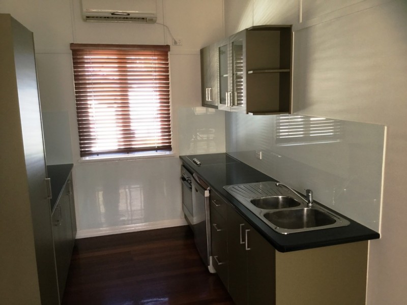 77 King Street, Woody Point QLD 4019