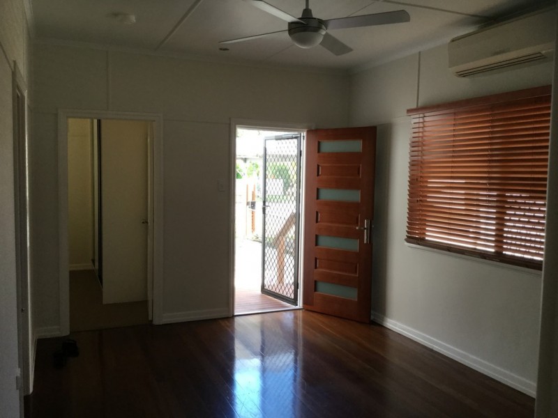 77 King Street, Woody Point QLD 4019