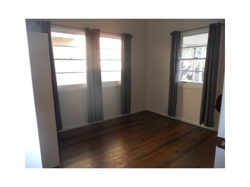 14 Hardiman St, Woody Point QLD 4019