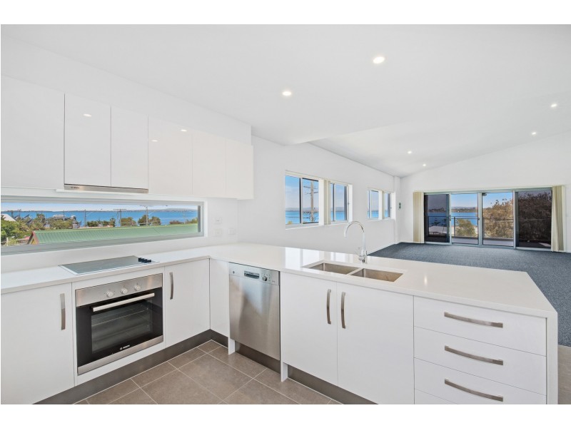 3/52 Oxley Avenue, Woody Point QLD 4019