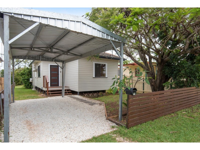 77 King Street, Woody Point QLD 4019