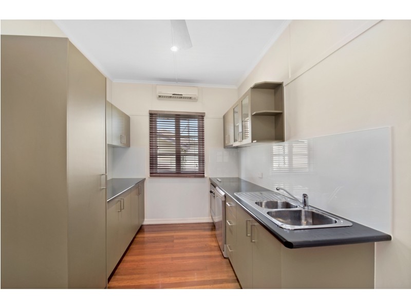 77 King Street, Woody Point QLD 4019