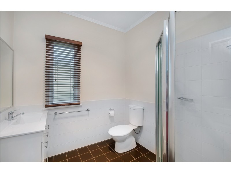 77 King Street, Woody Point QLD 4019