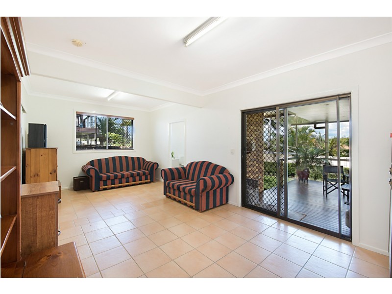 327 Elizabeth Avenue, Clontarf QLD 4019