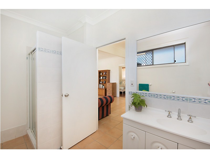 327 Elizabeth Avenue, Clontarf QLD 4019