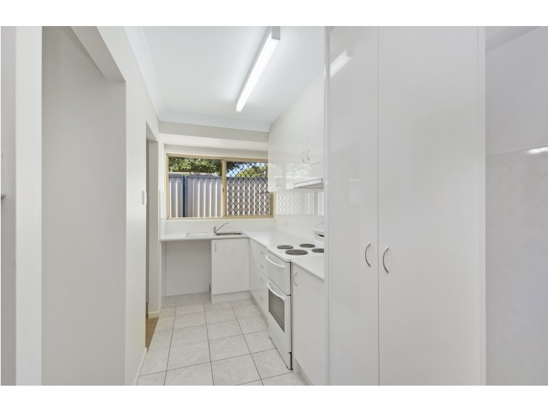 4/34 Caroline Street, Woody Point QLD 4019