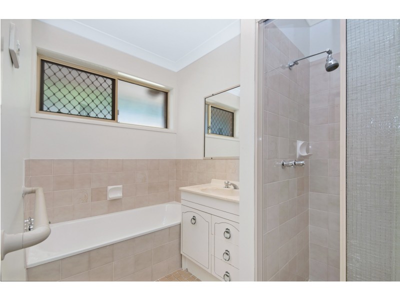 4/34 Caroline Street, Woody Point QLD 4019
