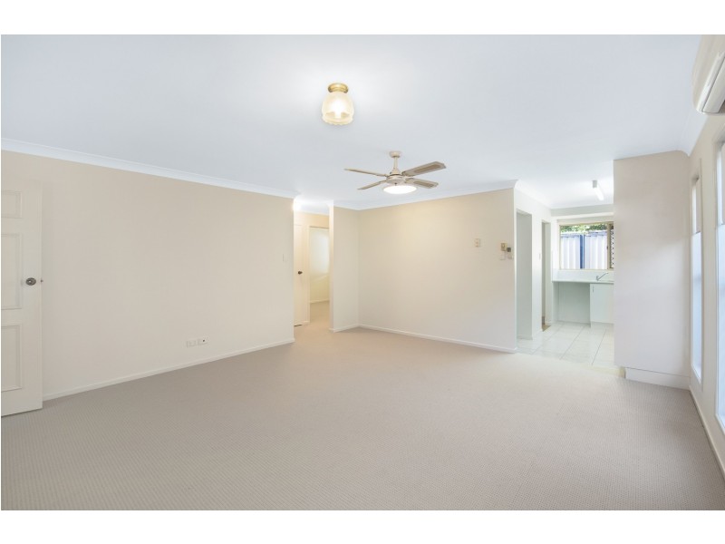 4/34 Caroline Street, Woody Point QLD 4019