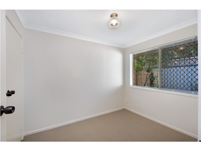 4/34 Caroline Street, Woody Point QLD 4019