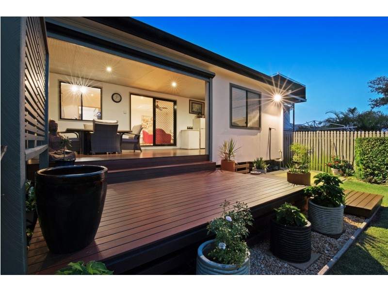 218 Prince Edward Parade, Scarborough QLD 4020