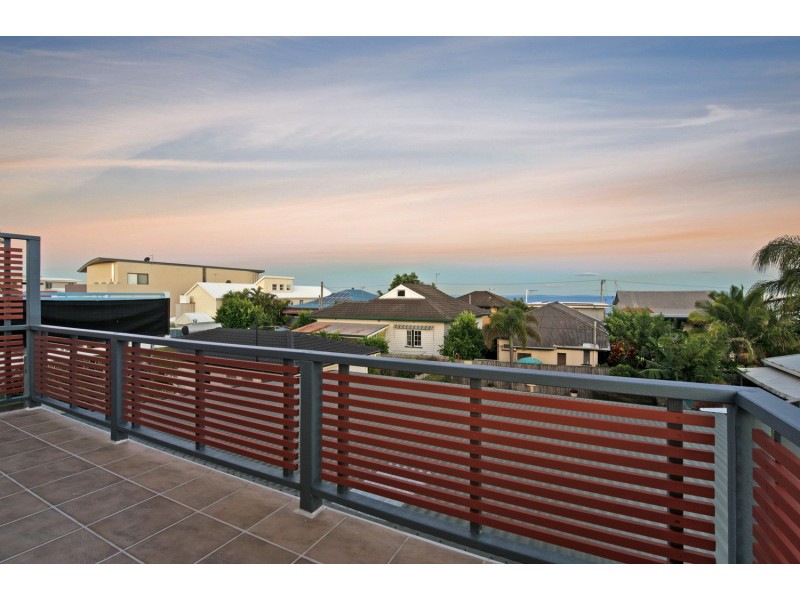 218 Prince Edward Parade, Scarborough QLD 4020