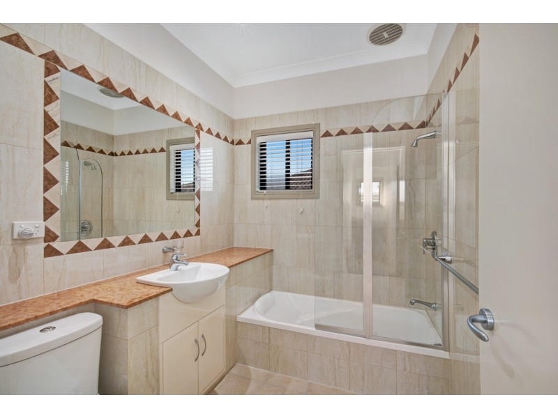 218 Prince Edward Parade, Scarborough QLD 4020