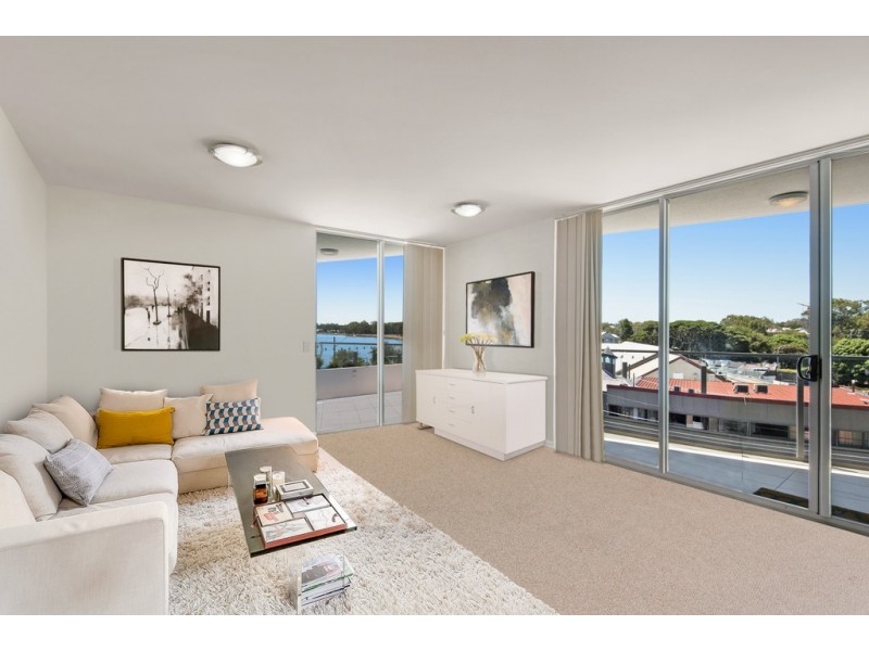 302/14 Oxley Avenue, Woody Point QLD 4019