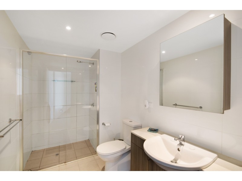 302/14 Oxley Avenue, Woody Point QLD 4019