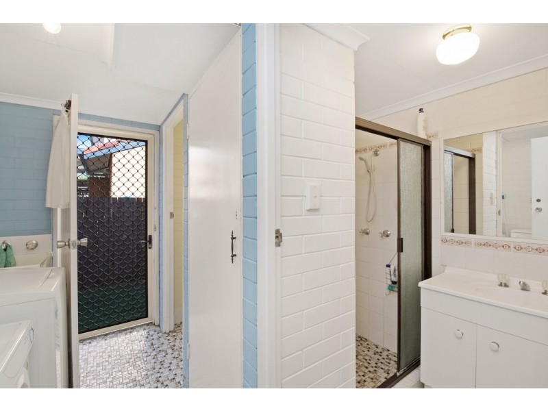2/124 Hornibrook Esplanade, Clontarf QLD 4019