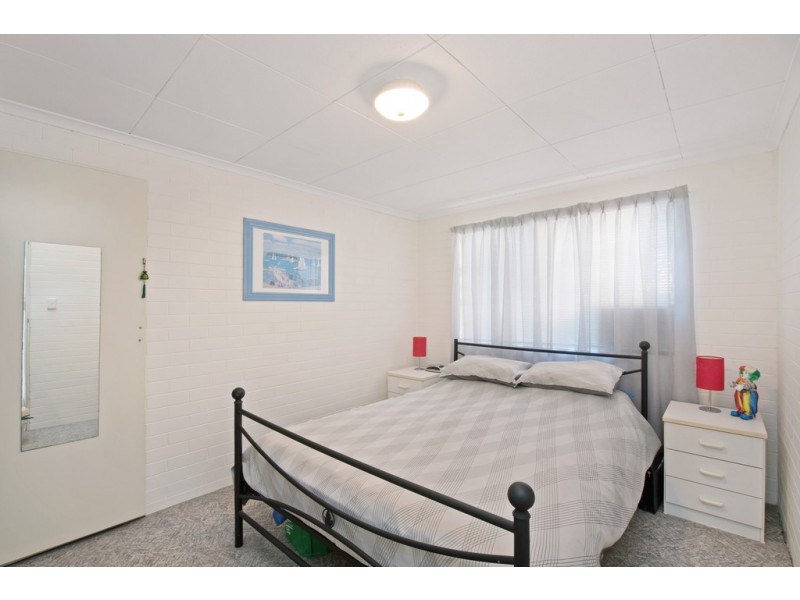 2/124 Hornibrook Esplanade, Clontarf QLD 4019