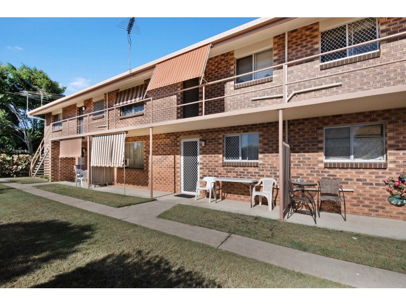 2/124 Hornibrook Esplanade, Clontarf QLD 4019