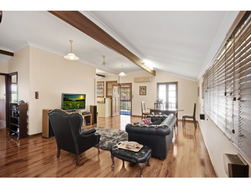 97 Prince Edward Parade, Scarborough QLD 4020