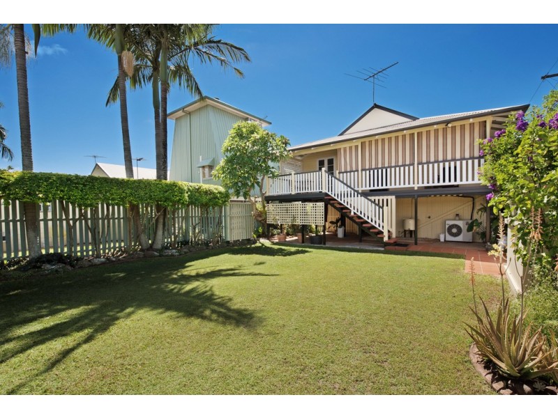 97 Prince Edward Parade, Scarborough QLD 4020