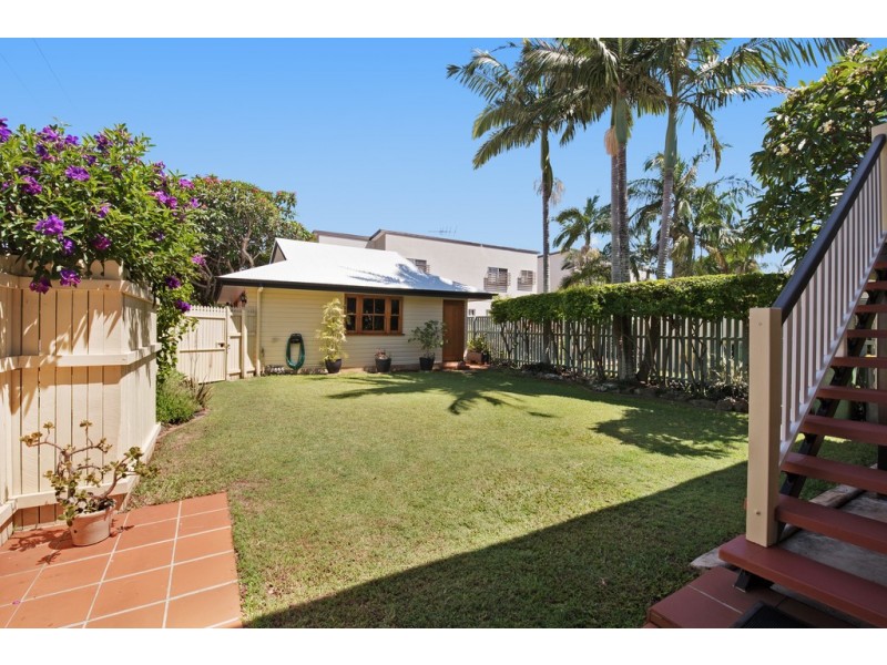 97 Prince Edward Parade, Scarborough QLD 4020