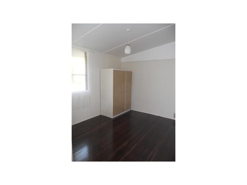 1/68 Deans Street, Margate QLD 4019