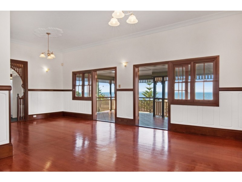 125 Flinders Parade, Scarborough QLD 4020