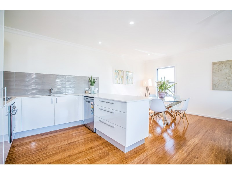 10/133 Prince Edward Parade, Scarborough QLD 4020