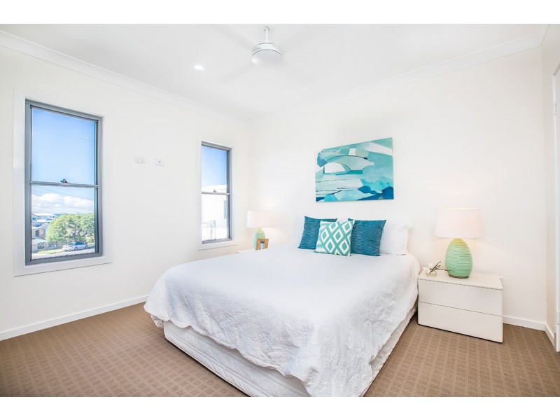 10/133 Prince Edward Parade, Scarborough QLD 4020