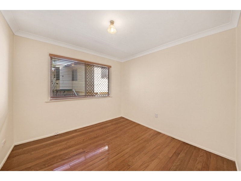 3 Pownall Crescent, Margate QLD 4019