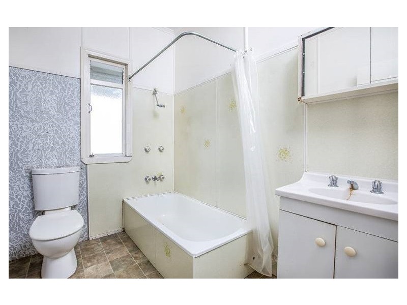 11 Elizabeth Avenue, Clontarf QLD 4019