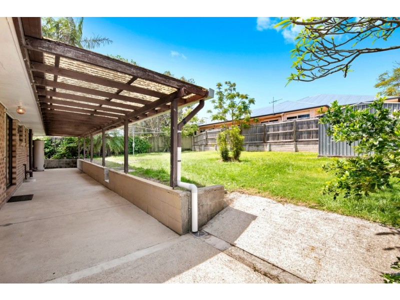 5 Ashmole Road, Redcliffe QLD 4020