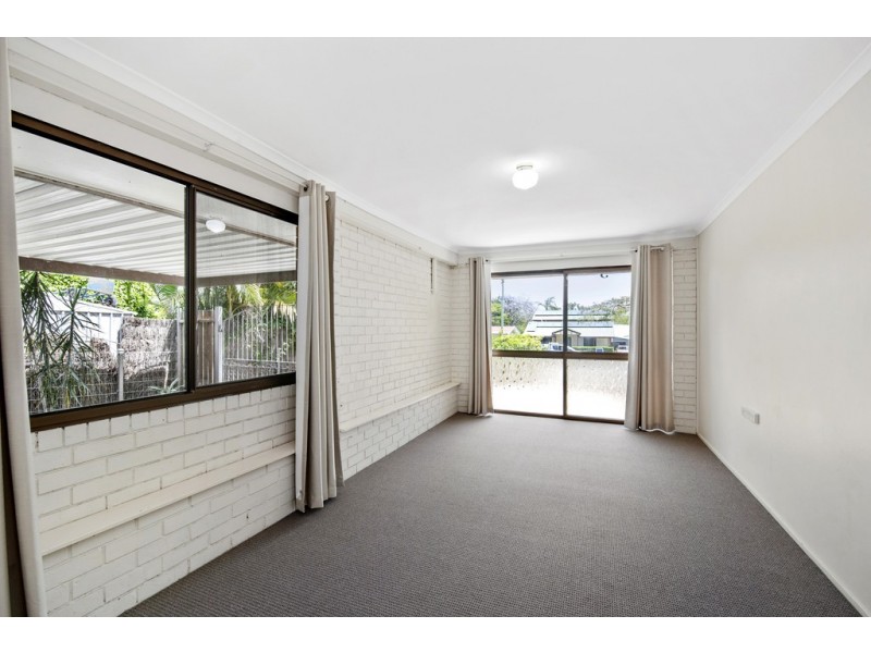 5 Ashmole Road, Redcliffe QLD 4020
