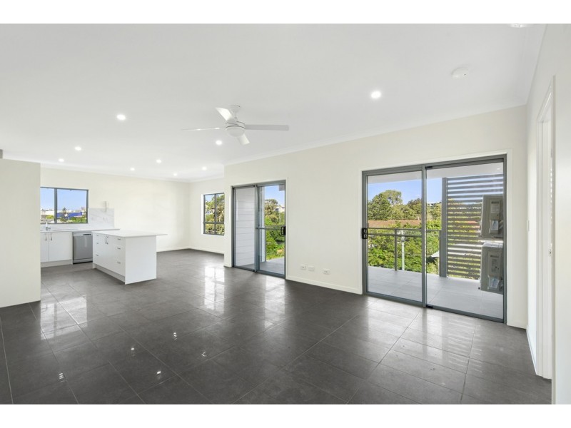 8/2 Manley Street, Redcliffe QLD 4020