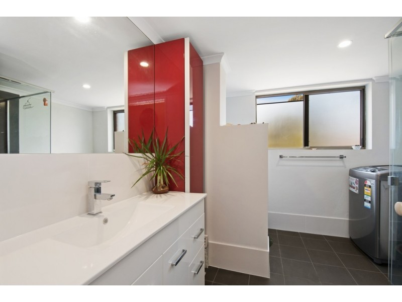 1/35 Hawthorne Street, Woody Point QLD 4019