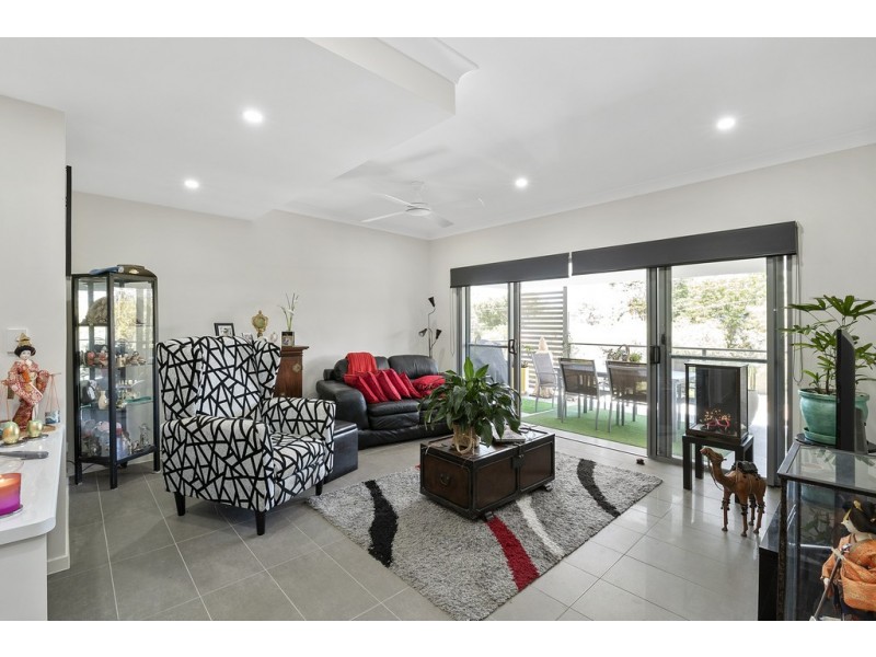 4/2 Manley Street, Redcliffe QLD 4020