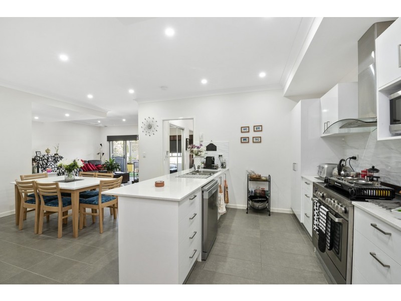 4/2 Manley Street, Redcliffe QLD 4020