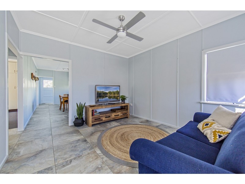 10 Hawthorne Street, Woody Point QLD 4019