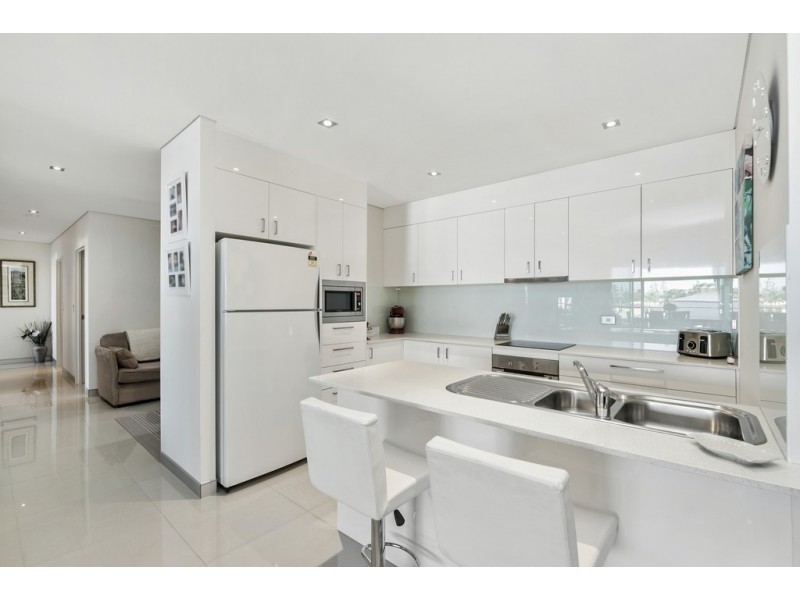 40/17 Marine Parade, Redcliffe QLD 4020