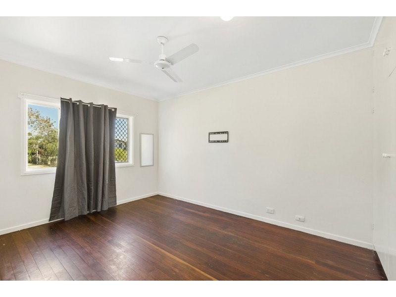 23 Essey Street, Clontarf QLD 4019