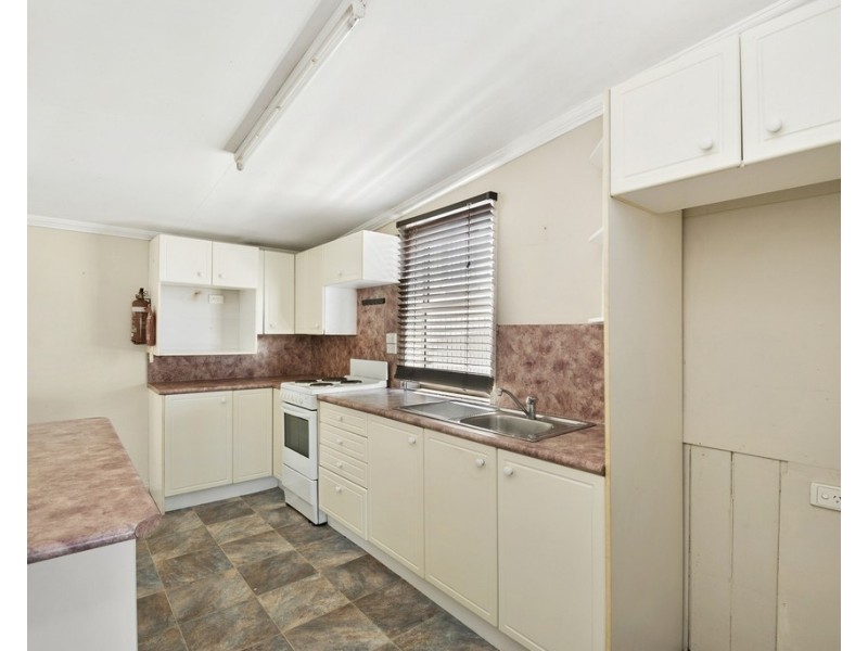 7 Esplanade, Deception Bay QLD 4508