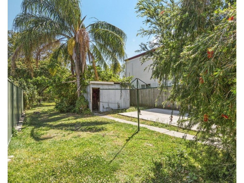 7 Esplanade, Deception Bay QLD 4508