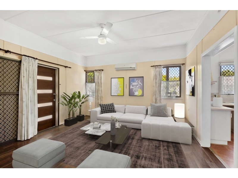 73 Georgina Street, Woody Point QLD 4019