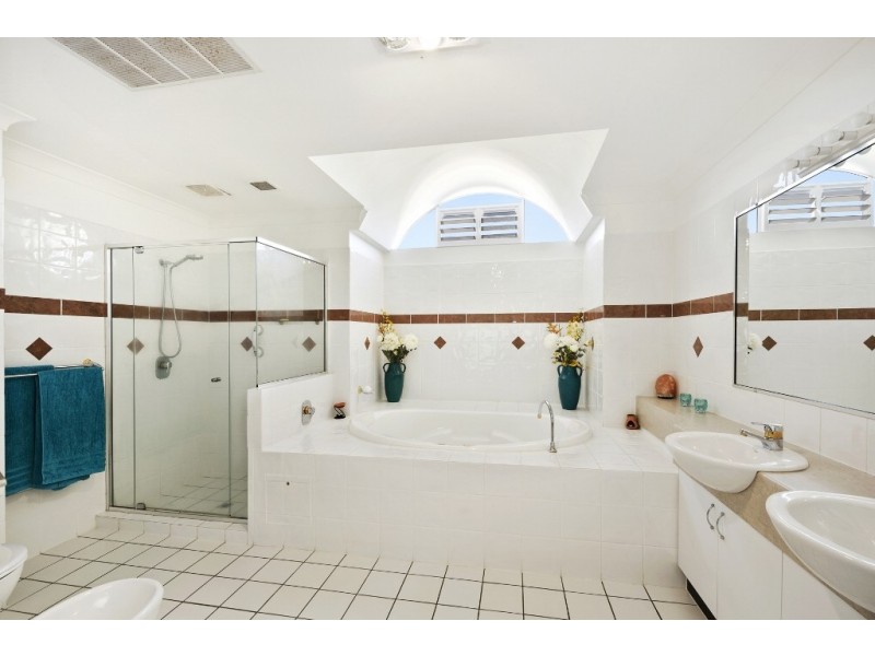 29/94-98 Prince Edward Parade, Redcliffe QLD 4020