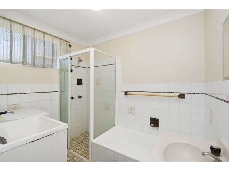 2/32 Georgina Street, Woody Point QLD 4019