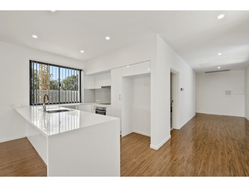 2/54 Oxley Avenue, Woody Point QLD 4019