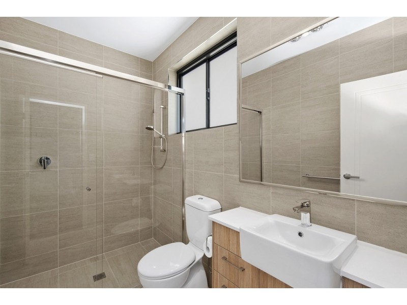 2/54 Oxley Avenue, Woody Point QLD 4019