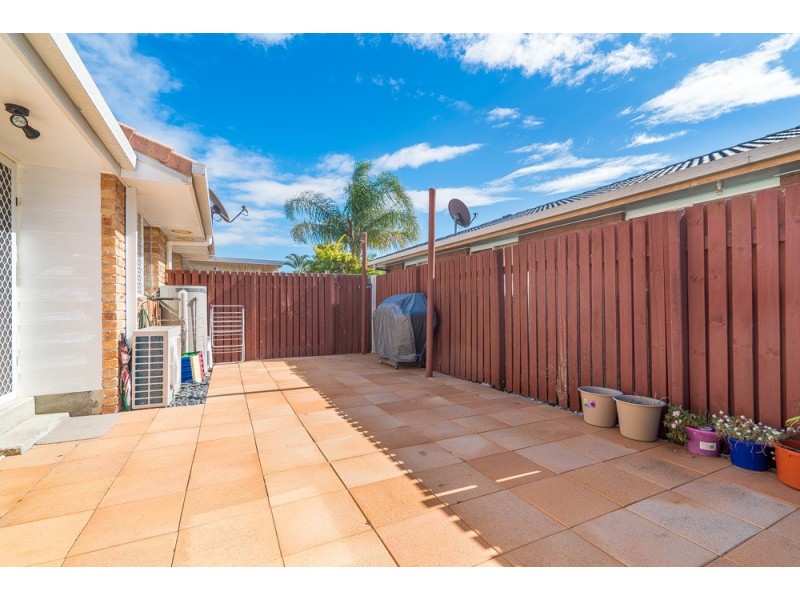 2/10 Wattle Road, Rothwell QLD 4022