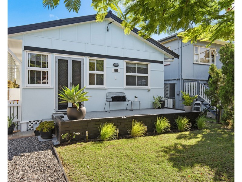 15 Westbrook Street, Woody Point QLD 4019