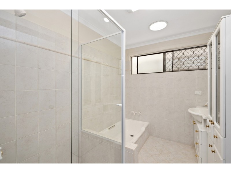 5 Collett Court, Kippa-ring QLD 4021