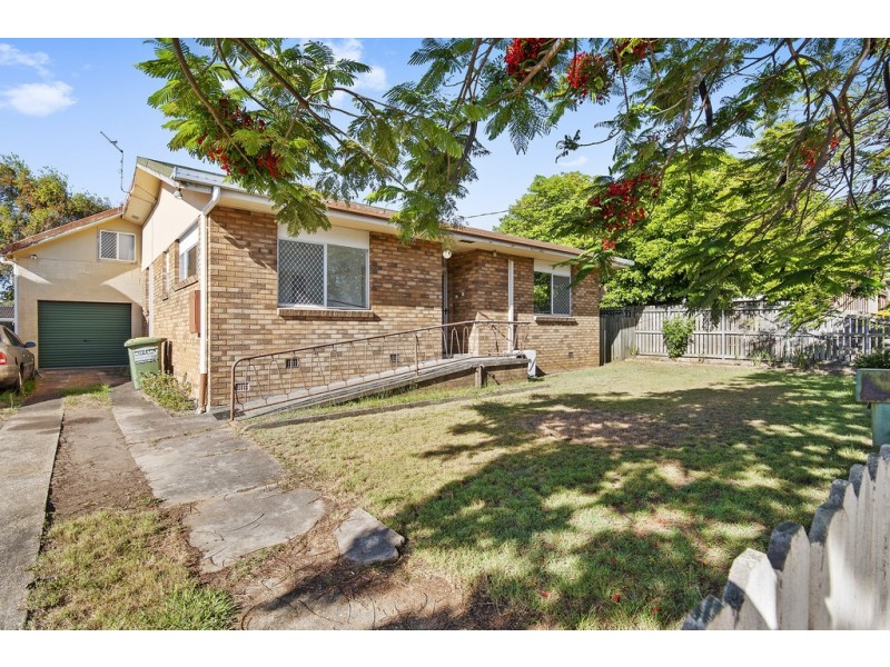 28 King Street, Woody Point QLD 4019